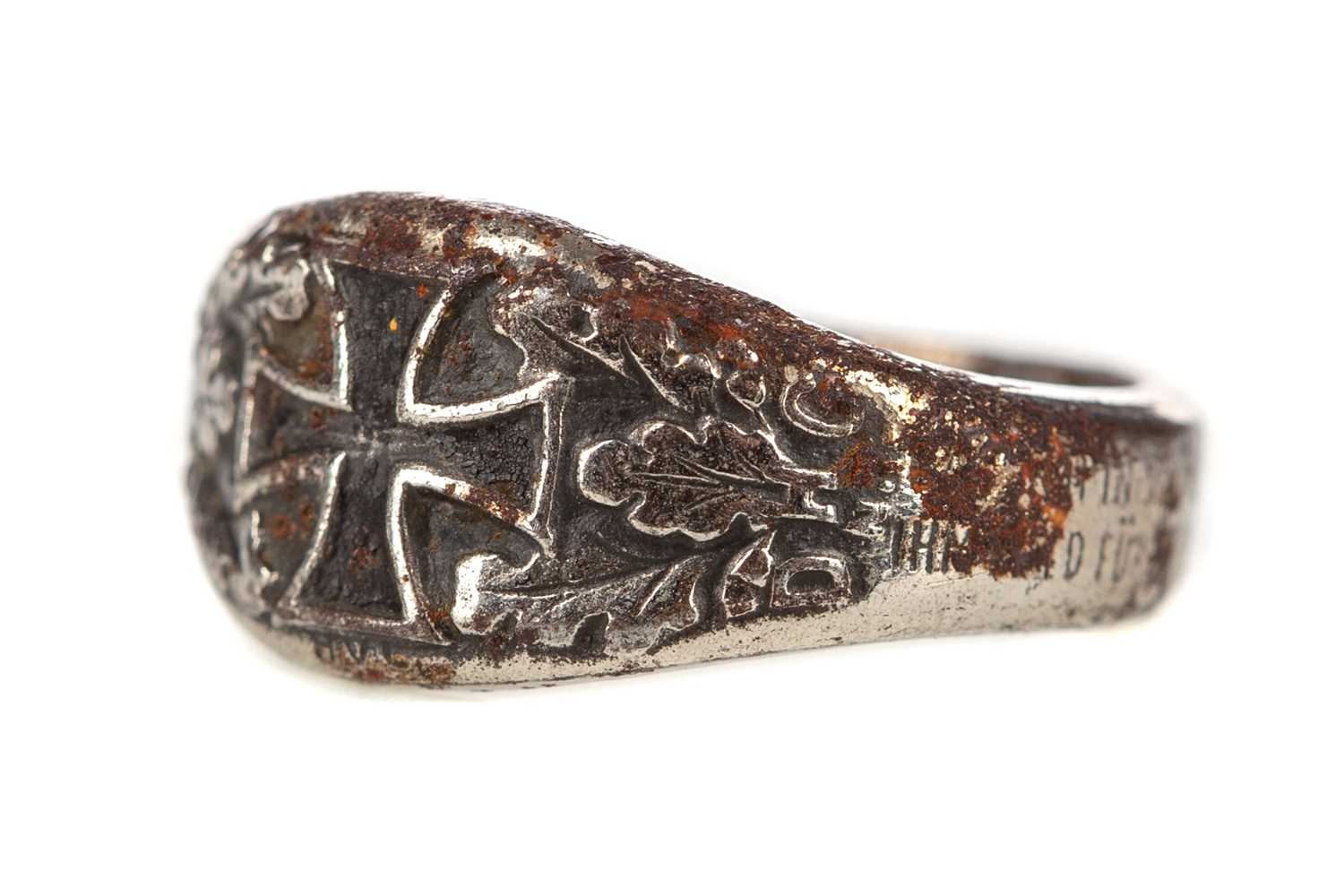 Lot 96 - AN IRON CROSS RING