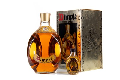 Lot 244 - DIMPLE 26 2/3 FL OZ AND DIMPLE 15 YEAR OLD MINIATURE