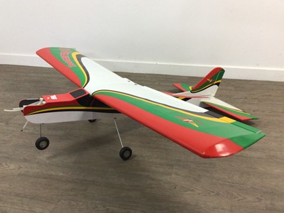 Lot 511 - A LOT OF LARGE MODEL PLANES