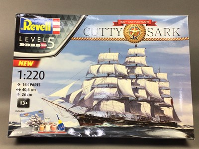 Lot 516 - REVELL 150TH ANNIVERSARY CUTTY SARK LEVEL 5 AND OTHERS