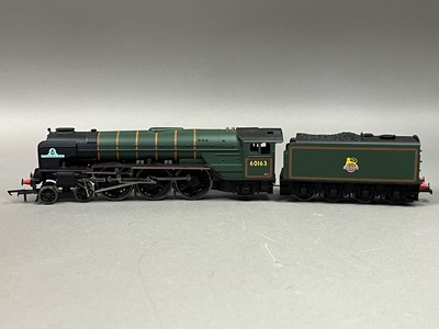 Lot 513 - A LOT OF AIRFIX QUICK BUILD MODELS, SCALEXTRIC AND VARIOUS TRACK-BED