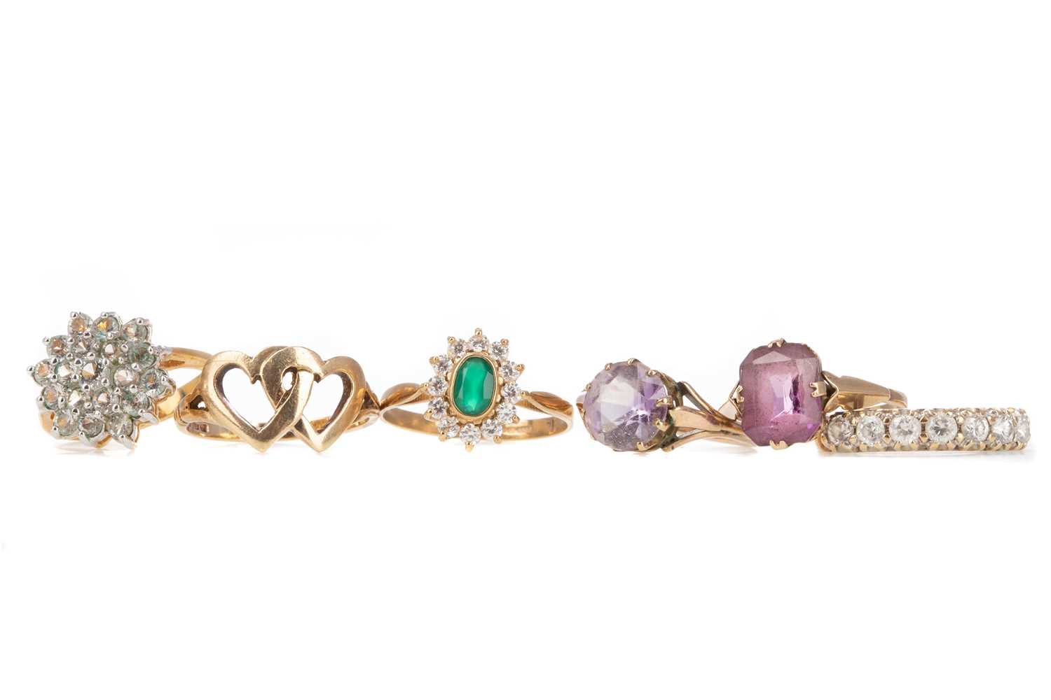Lot 1112 - A GROUP OF GOLD GEM SET RINGS