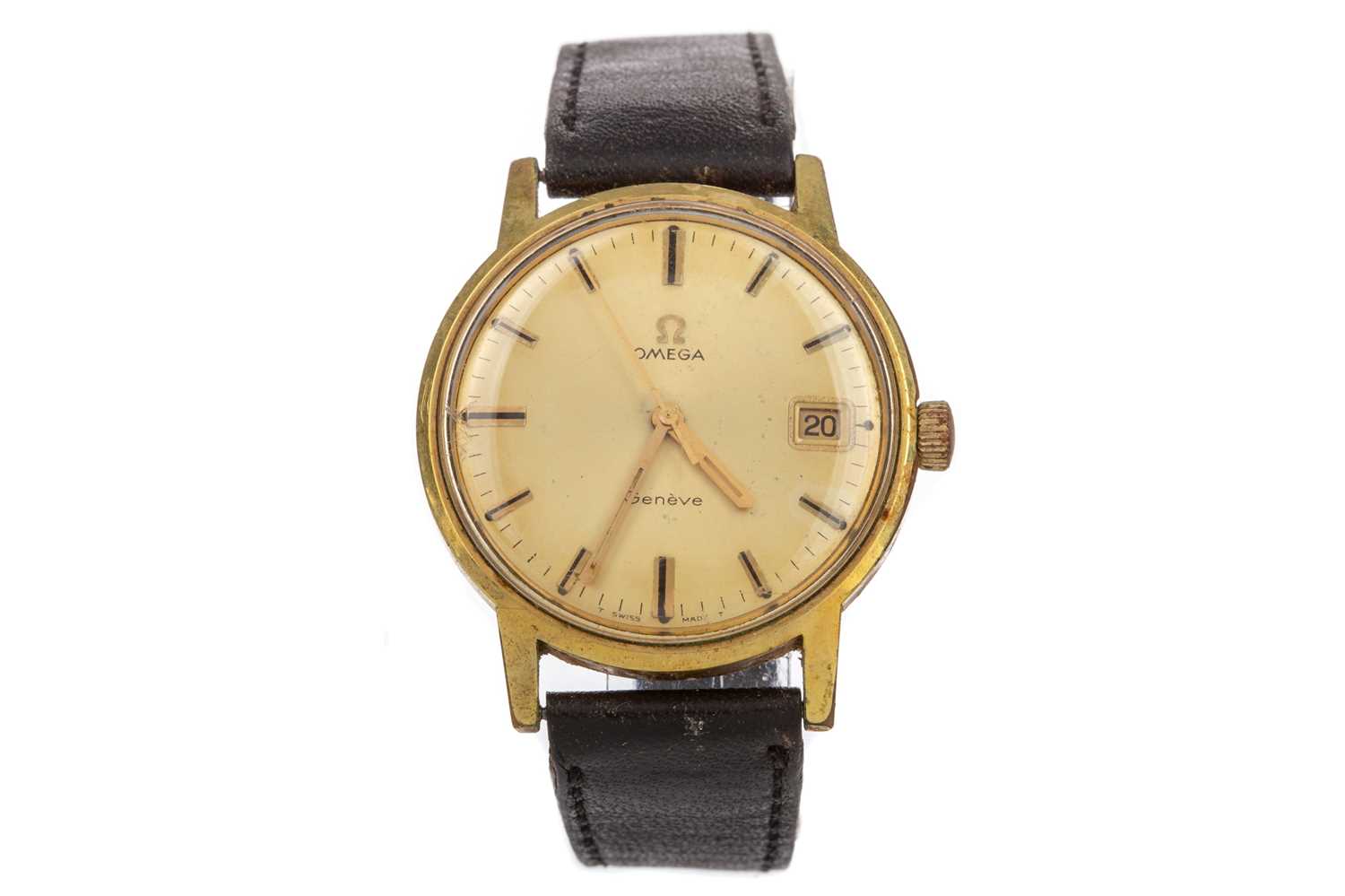 Lot 810 - A GENTLEMAN'S OMEGA GOLD PLATED MANUAL WIND WRIST WATCH