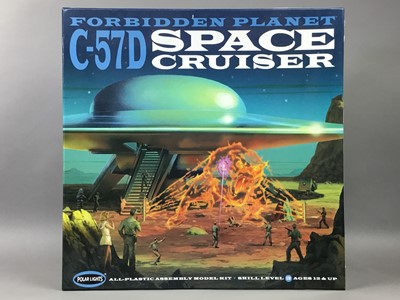 Lot 1020 - SCI-FI KITS AND MODELS