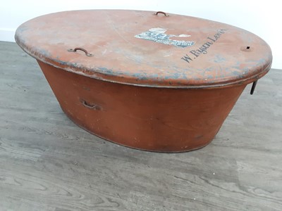 Lot 452 - A VINTAGE TIN HIP BATH AND A BED PATH