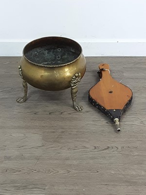 Lot 535 - A BRASS FUEL BIN AND A SET OF BELLOWS