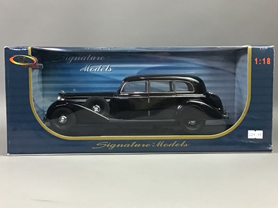 Lot 1030 - MERCEDES-BENZ 1:18 SCALE MODELS