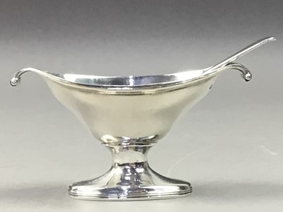 Lot 131 - A SILVER OPEN SALT BOAT WITH SPOON