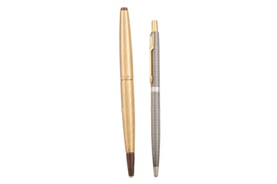 Lot 60 - A PARKER STERLING SILVER BALLPOINT PEN, AND A FOUNTAIN PEN