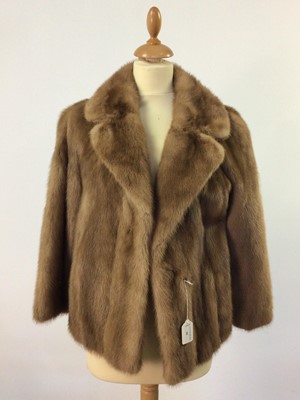 Lot 26 - A LADY'S VINTAGE FUR JACKET