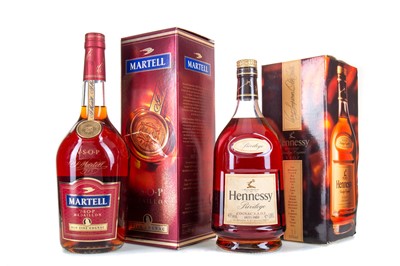 Lot 22 - MARTELL VSOP MEDAILLON 1L AND HENNESSY VSOP PRIVILEGE 1L