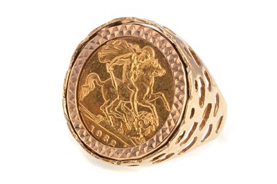 Lot 40 - A GOLD HALF SOVEREIGN DATED 1982 IN RING MOUNT