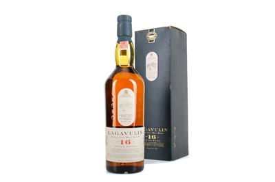 Lot 37 - LAGAVULIN 16 YEAR OLD WHITE HORSE