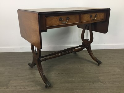 Lot 144 - A REPRODUCTION MAHOGANY SOFA TABLE