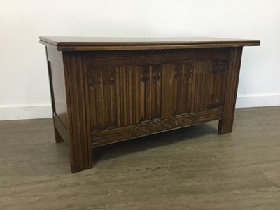 Lot 137 - AN OAK BLANKET CHEST