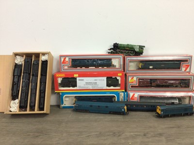 Lot 1037 - A LARGE GROUP OF MODEL RAILWAY