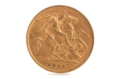 Lot 43 - AN EDWARD VII GOLD HALF SOVEREIGN DATED 1910