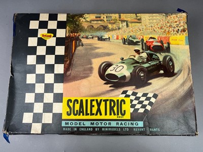 Lot 172 - A SCALEXTRIC MODEL MOTOR RACING SET