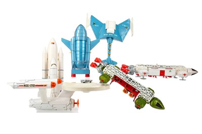 Lot 1045 - DINKY TOYS - STAR TREK AND GERRY ANDERSON