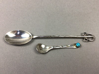 Lot 270 - A PAIR OF SILVER SALT CELLARS, A CRUET SPOONS AND A SILVER TEASPOON