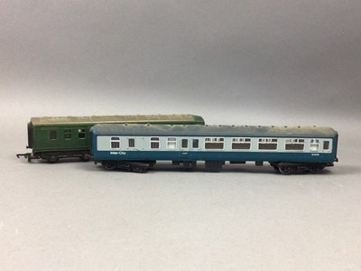 Lot 213 - A LOT OF HORNBY ROLLING STOCK, TRACK AND ACCESSORIES