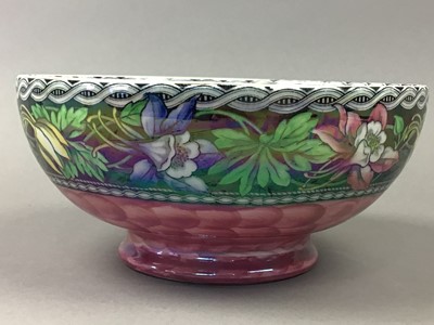 Lot 281 - A MALING CIRCULAR FRUIT BOWL