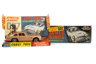 Lot 1050 - A CORGI JAMES BOND ASTON MARTIN NO. 261