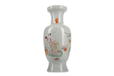 Lot 1076 - A 20TH CENTURY CHINESE BALUSTER VASE