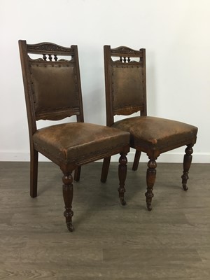 Lot 305 - A SET OF SIX LATE VICTORIAN OAK DINING CHAIRS