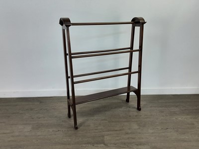 Lot 304 - A MAHOGANY TOWEL RAIL