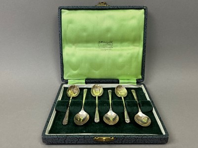 Lot 317 - A SET OF SILVER COFFEE SPOONS AND OTHER OBJECTS