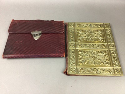 Lot 70 - AN EARLY 20TH CENTURY STATIONERY CASE AND A BRASS MOUNTED FOLDER