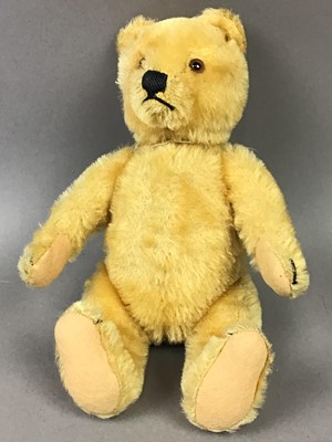 Lot 429 - A GROUP OF VARIOUS VINTAGE DOLLS AND TEDDY BEARS