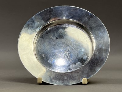 Lot 189 - AN EDWARDIAN SILVER PIN DISH