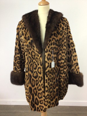 Lot 265 - A VINTAGE FUR COAT