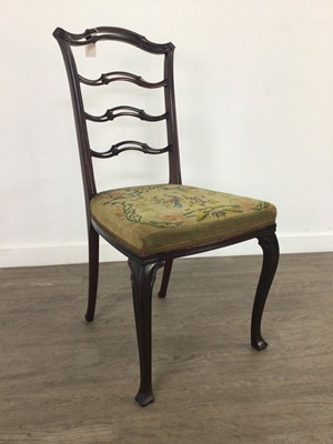 Lot 557 - A MAHOGANY LADDER BACK CHAIR, TWO OTHER CHAIRS AND A TABLE