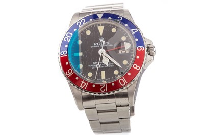 Lot 825 - A ROLEX OYSTER PERPETUAL PEPSI GMT MASTER STAINLESS STEEL AUTOMATIC WRIST WATCH