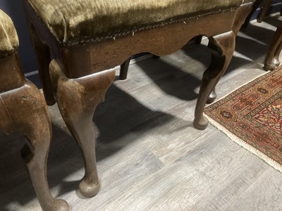 Lot 856 - A SET OF SIX AND A SMALLER PAIR OF 18TH CENTURY WALNUT URN BACK DINING CHAIRS OF QUEEN ANNE DESIGN