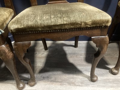 Lot 856 - A SET OF SIX AND A SMALLER PAIR OF 18TH CENTURY WALNUT URN BACK DINING CHAIRS OF QUEEN ANNE DESIGN