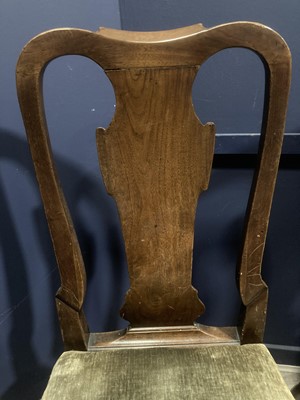 Lot 856 - A SET OF SIX AND A SMALLER PAIR OF 18TH CENTURY WALNUT URN BACK DINING CHAIRS OF QUEEN ANNE DESIGN