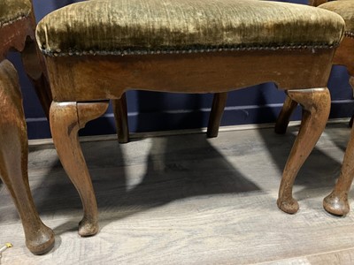 Lot 856 - A SET OF SIX AND A SMALLER PAIR OF 18TH CENTURY WALNUT URN BACK DINING CHAIRS OF QUEEN ANNE DESIGN