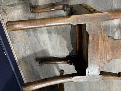 Lot 856 - A SET OF SIX AND A SMALLER PAIR OF 18TH CENTURY WALNUT URN BACK DINING CHAIRS OF QUEEN ANNE DESIGN