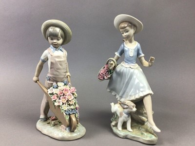 Lot 204 - A GROUP OF THREE LLADRO FIGURES