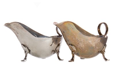 Lot 73 - A PAIR OF GEORGE VI SILVER SAUCEBOATS