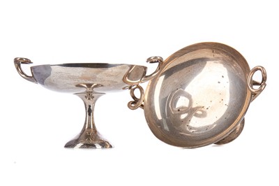 Lot 72 - A PAIR OF GEORGE V SILVER COMPORTS
