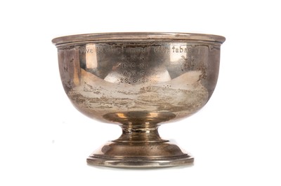 Lot 76 - A GEORGE V SILVER PEDESTAL BOWL