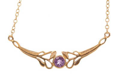 Lot 404 - AN AMETHYST NECKLET