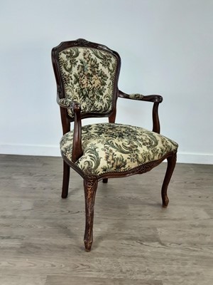 Lot 291 - A REPRODUCTION FAUTEUIL