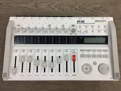 Lot 676 - ZOOM R16 RECORDER: INTERFACE: CONTROLLER