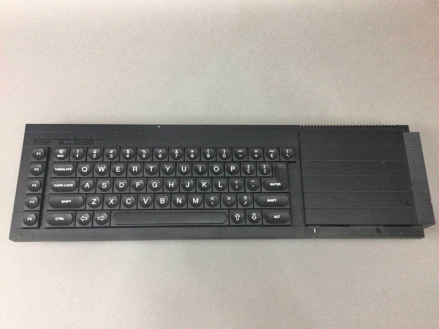 Lot 955 - A SINCLAIR QL COMPUTER